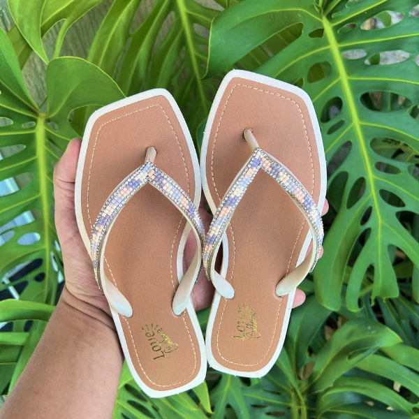 Chinelo Love Collors Off White