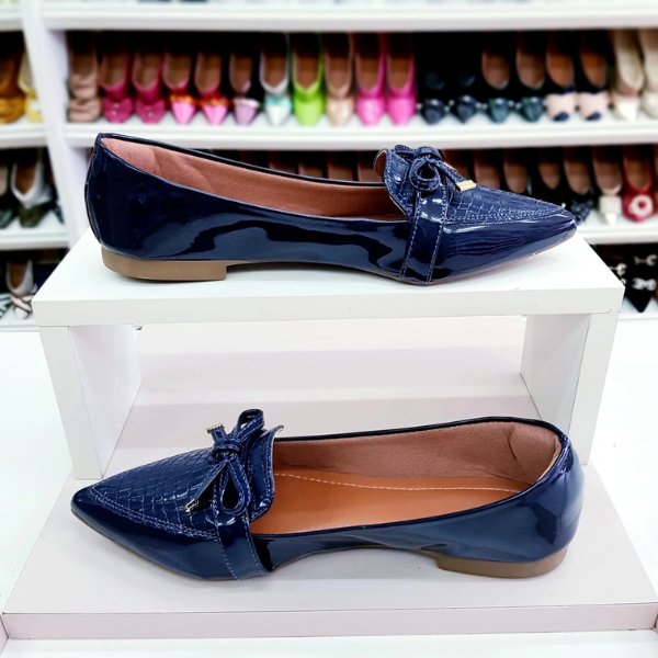 Sapatilha mocassim bico fino alongado Azul Verniz