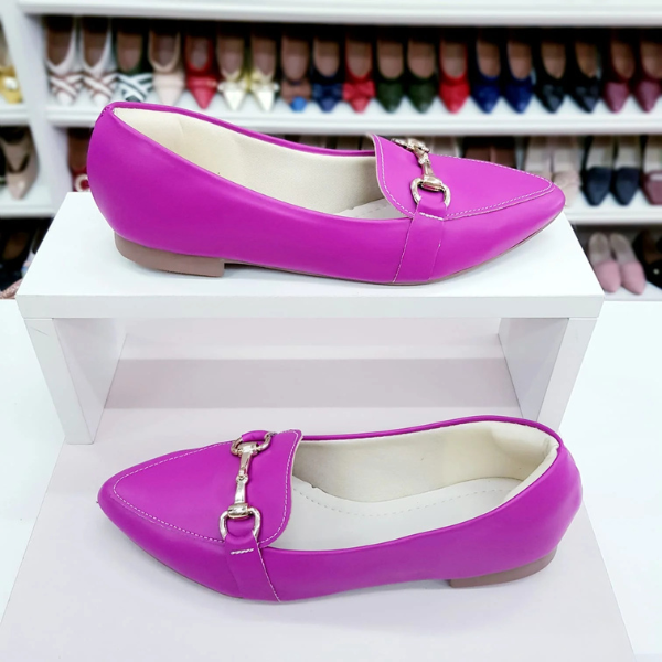 Sapatilha bico fino Pink com detalhe Dourado