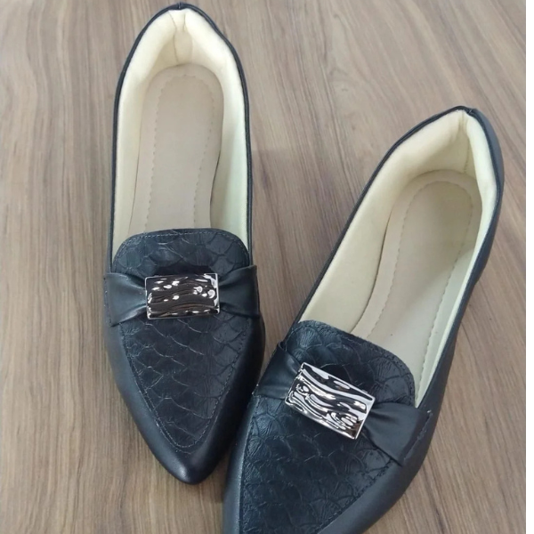 Sapatilha Prime mocassim bico fino Preto com Enfeite
