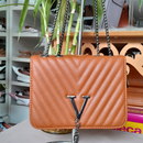 Bolsa mini Luna Kiss com Corrente