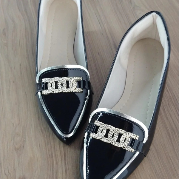 Sapatilhas Mocassim Preto de Corrente
