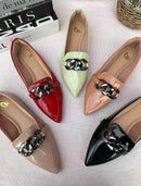 Mocassim Alongado Vermelho Com Corrente