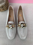 Mocassim Bico Quadrado Off-White Corrente