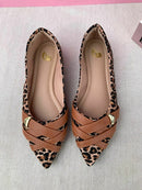Sapatilha Bico Fino Animal Print Tiras Cruzadas -