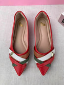 Sapatilha Bico Fino Vermelha Tiras Cruzadas