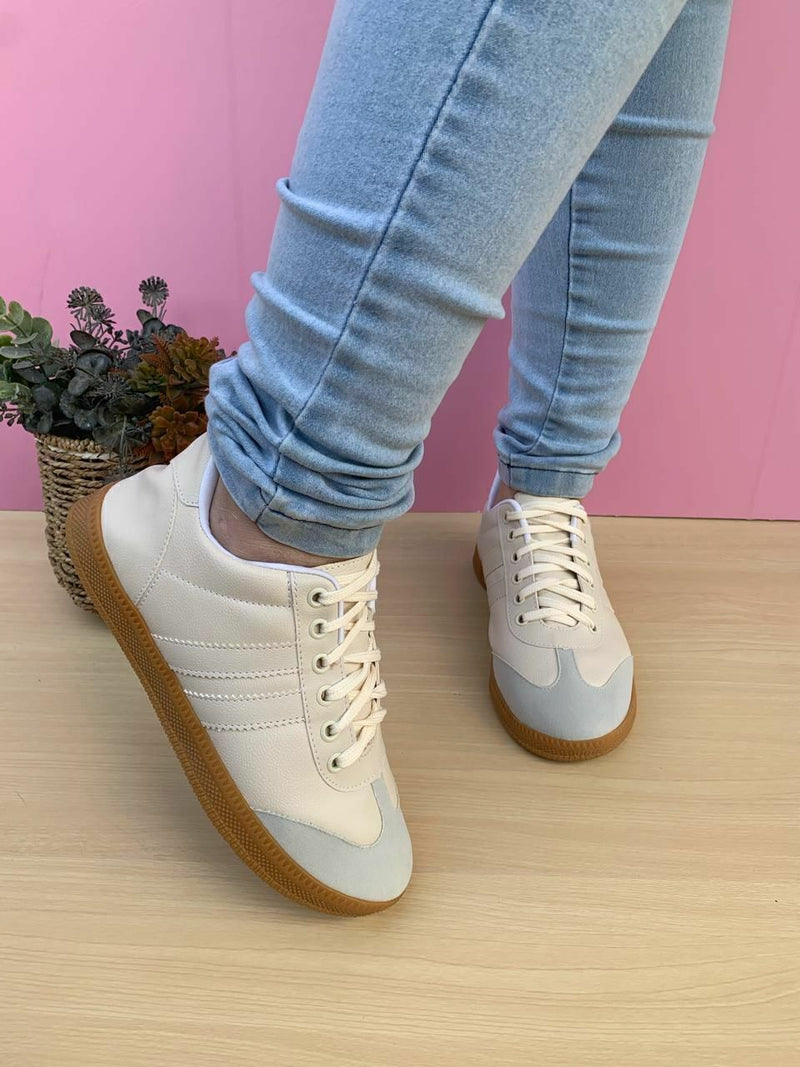 Tênis Casual V Branco Com Detalhes Cinza/Prata