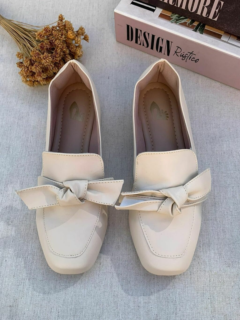 Mocassim Bico Quadrado Off White Com Laço