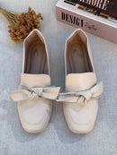 Mocassim Bico Quadrado Bege Com Laço