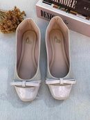 Sapatilha Bico Quadrado Off White Com Laço